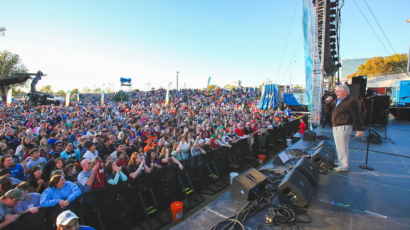 stage and crowd at Sharefest