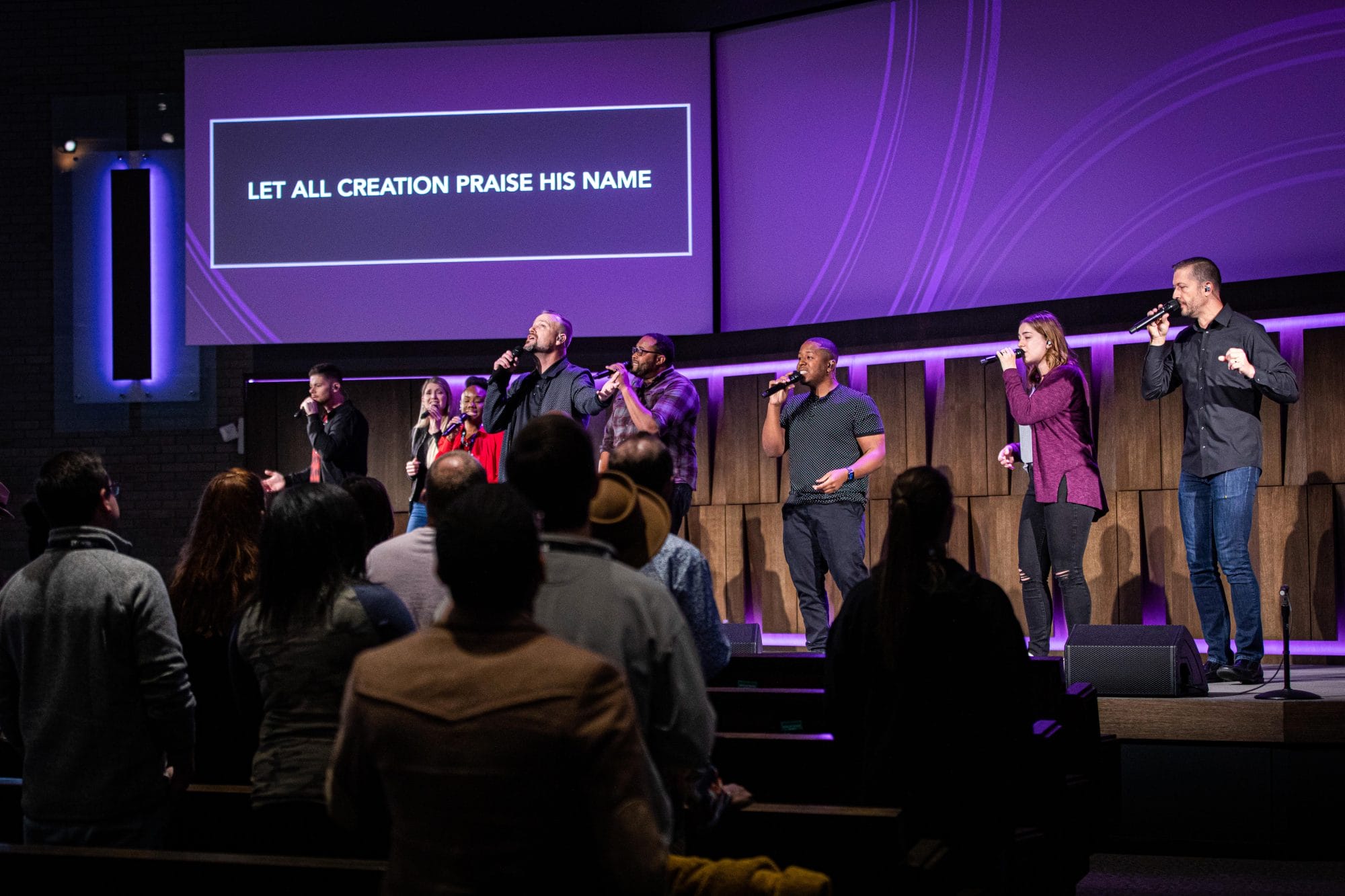 A cappella worship service at Pleasant Valley Church of Christ